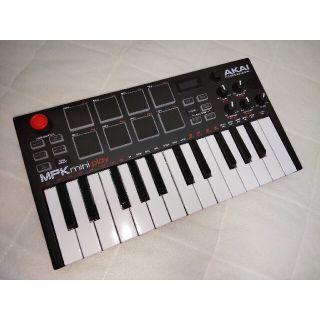 MPK Mini Play★送料無料(MIDIコントローラー)