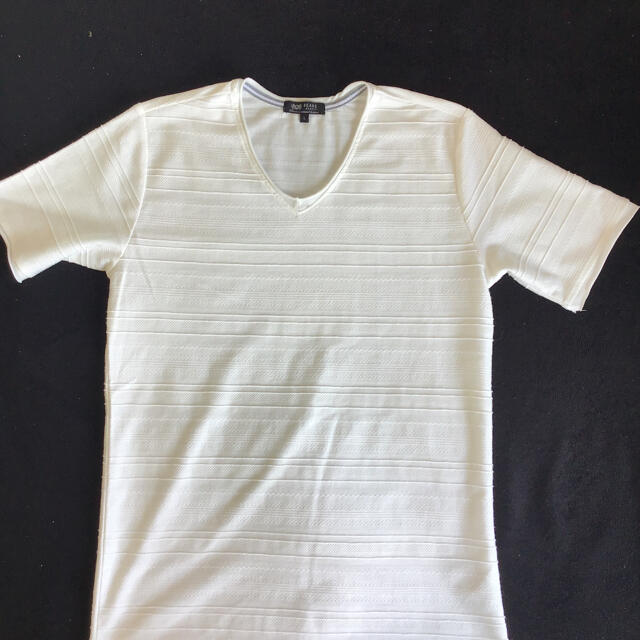 BEAMS(ビームス)のビームス BEAMS Vネック Tシャツ 半袖　幾何学刺繍　ホワイト メンズのトップス(Tシャツ/カットソー(半袖/袖なし))の商品写真