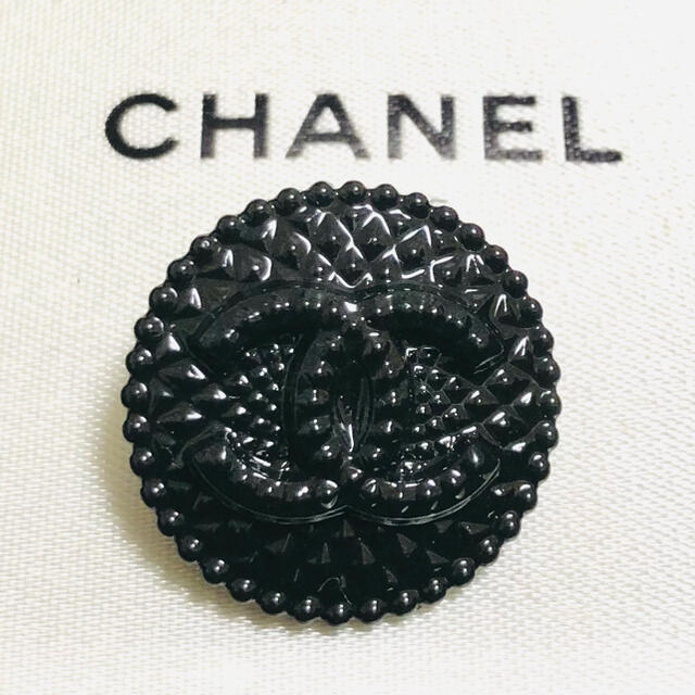 CHANEL(シャネル)のNo.134  CHANEL シャネル ボタン 正規品 ハンドメイドの素材/材料(各種パーツ)の商品写真