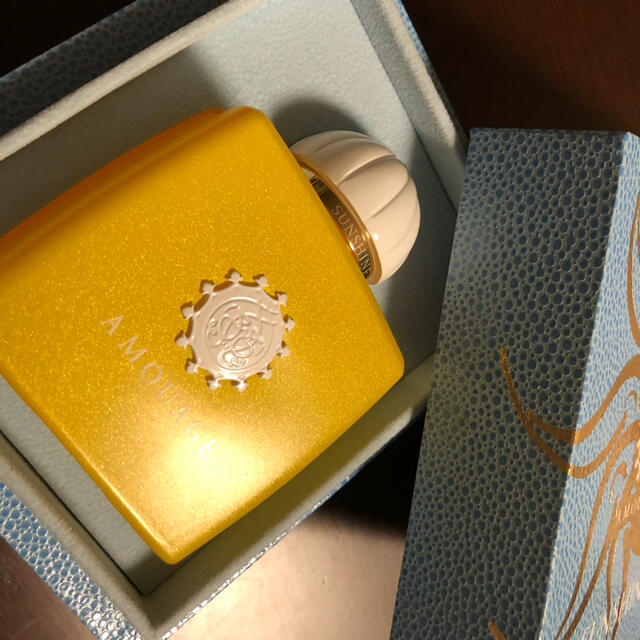 AMOUAGE SUNSHINE WOMAN 箱付き 90%以上 コスメ/美容の香水(香水(女性用))の商品写真