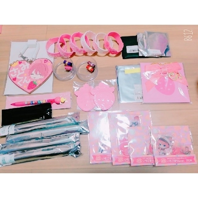 すとぷりグッズ(さとみ、ころん、ななもり、ジェル、莉犬、るぅと)の