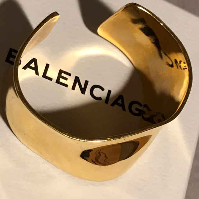 半額‼️BALENCIAGA  ゴールドバングル