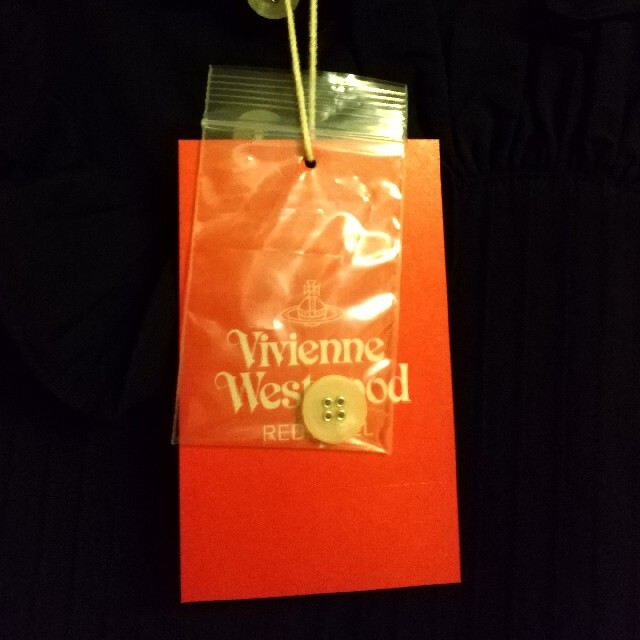 Vivienne Westwood(ヴィヴィアンウエストウッド)のviviennwestwoodハートフリルブラウス レディースのトップス(シャツ/ブラウス(長袖/七分))の商品写真