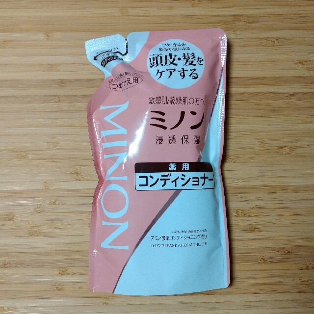 第一三共ヘルスケア(ダイイチサンキョウヘルスケア)のミノン 薬用コンディショナー 詰替用(380ml) コスメ/美容のヘアケア/スタイリング(コンディショナー/リンス)の商品写真