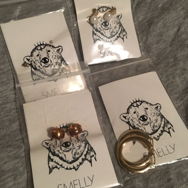 SMELLY(スメリー)のSMELLY ピアス4点セット③ レディースのアクセサリー(ピアス)の商品写真