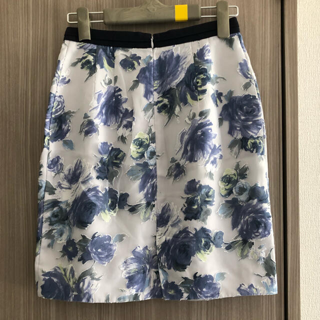 JUSGLITTY(ジャスグリッティー)のジャスグリッティー　花柄スカート レディースのスカート(ひざ丈スカート)の商品写真