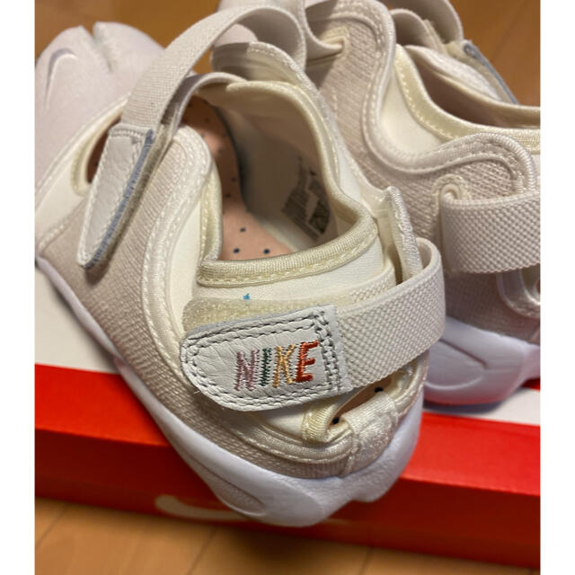 NIKE(ナイキ)のナイキ エアリフト ベージュ 25cm レディースの靴/シューズ(サンダル)の商品写真