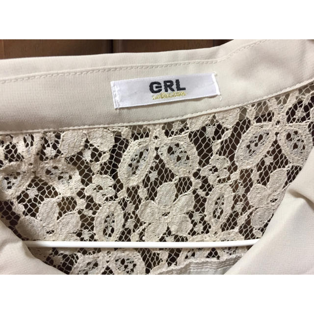 GRL(グレイル)のgrl グレイル レース切り替えプリーツブラウス レディースのトップス(シャツ/ブラウス(長袖/七分))の商品写真