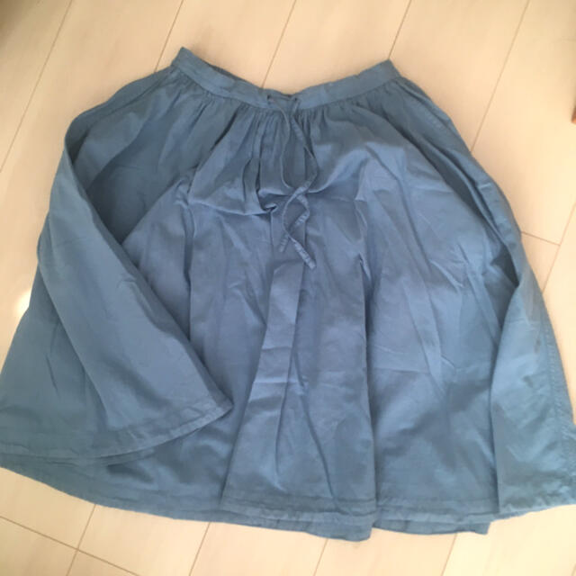 IDEE(イデー)の膝丈スカート　くすみブルー　ミナぺルホネン　イデー レディースのスカート(ひざ丈スカート)の商品写真