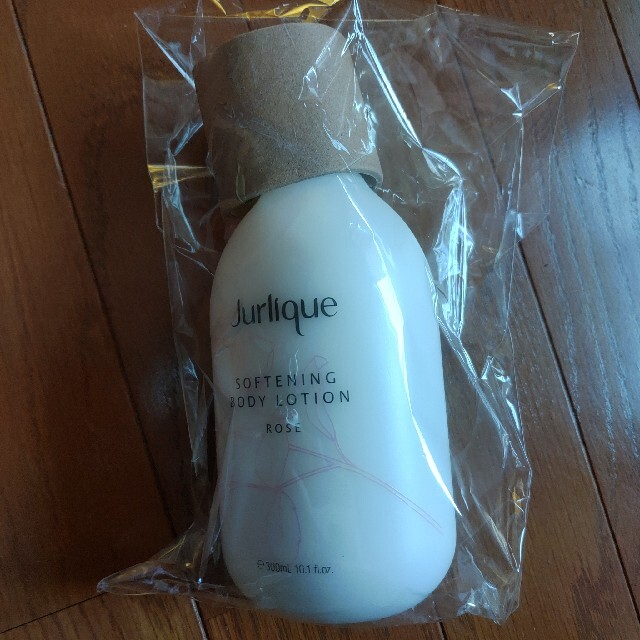 Jurlique(ジュリーク)のジュリーク　ボディケアローション　ローズＮ　300ml コスメ/美容のボディケア(ボディローション/ミルク)の商品写真