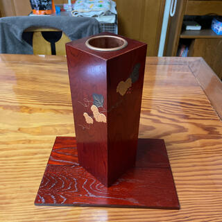 一輪挿し　花瓶　天然木　ウレタン塗装　合成漆器(花瓶)
