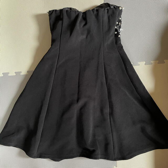 DaTuRa(ダチュラ)の黒ワンピース　ドレス　胸パット付き　裏地付き レディースのワンピース(ひざ丈ワンピース)の商品写真