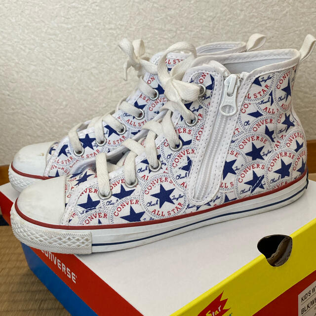 CONVERSE(コンバース)の値下げ　コンバース　22センチ　美品 キッズ/ベビー/マタニティのキッズ靴/シューズ(15cm~)(スニーカー)の商品写真