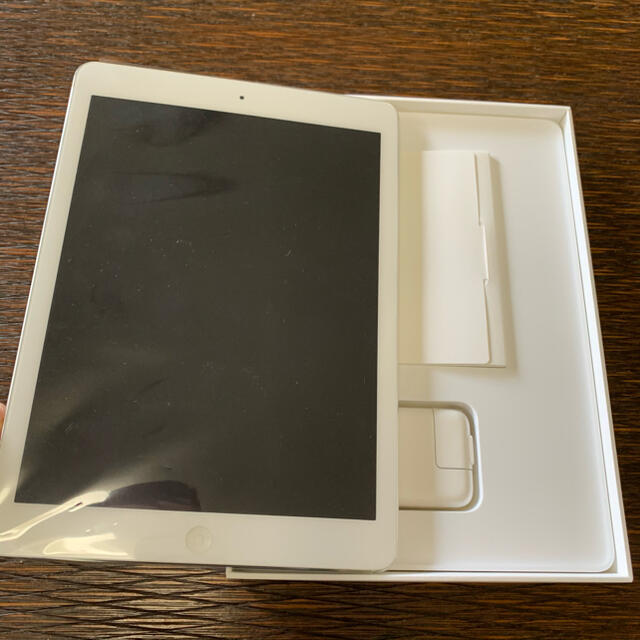 Apple iPad Air Wi-Fiモデル　32GB