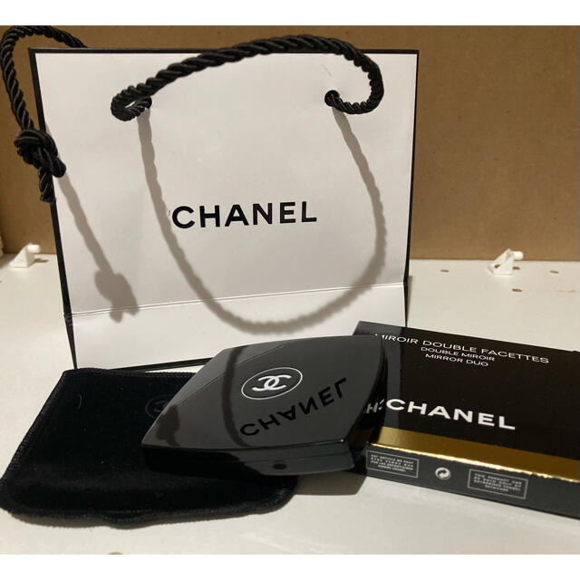 CHANEL(シャネル)の★リナ様専用　CHANEL ミロワールドゥーブルファセット　新品未使用 レディースのファッション小物(ミラー)の商品写真