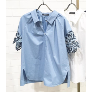 パリゴ(PARIGOT)のパリゴ　モチーフレースシャツ　サックス38サイズ(シャツ/ブラウス(半袖/袖なし))