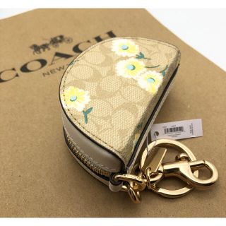 コーチ(COACH)の【2021年新作☆COACH】大人気！チャーム！花柄！フローラル！(キーホルダー)