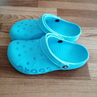 クロックス(crocs)のクロックス サンダル 水色 23(サンダル)