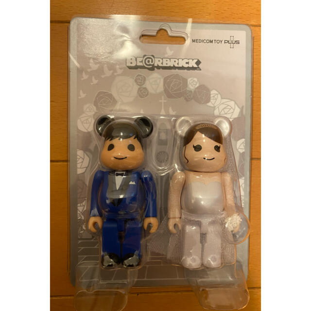 MEDICOM TOY(メディコムトイ)のBE@RBRICK グリーティング結婚 4 PLUS 100%&400％ エンタメ/ホビーのフィギュア(その他)の商品写真