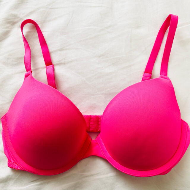 Victoria's Secret(ヴィクトリアズシークレット)のPINK victoria's secret Bra (size34C) レディースの下着/アンダーウェア(ブラ)の商品写真