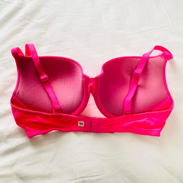 Victoria's Secret(ヴィクトリアズシークレット)のPINK victoria's secret Bra (size34C) レディースの下着/アンダーウェア(ブラ)の商品写真