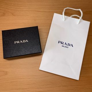 プラダ(PRADA)の【PRADA】プラダ　紙袋　箱付き(ショップ袋)