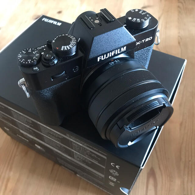 富士フイルム - FUJIFILM XT20 Mirrorless -海外版-レンズ15-45mm