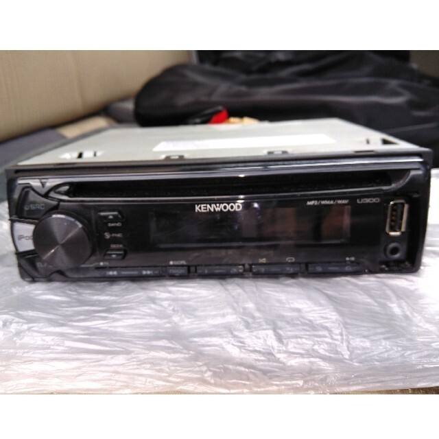 KENWOOD(ケンウッド)の☆専用お取り置き品☆　KENWOOD　U300  CDデッキ　 自動車/バイクの自動車(カーオーディオ)の商品写真