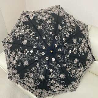 ミラショーン(mila schon)の日傘 長傘  エレガントな総刺繍パラソル(傘)