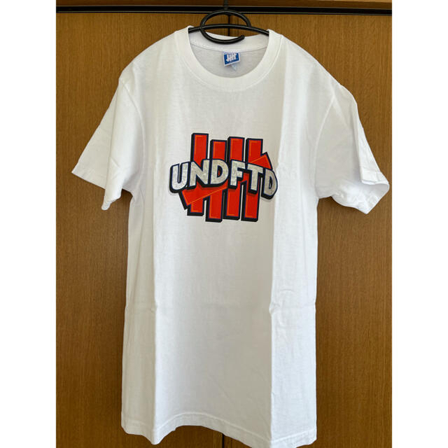 UNDEFEATED(アンディフィーテッド)のアンディフィーテッド UNDEFEATED Tシャツ メンズのトップス(Tシャツ/カットソー(半袖/袖なし))の商品写真