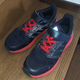 アディダス(adidas)のadidasスニーカー FAITO 黒×赤 19.5(スニーカー)