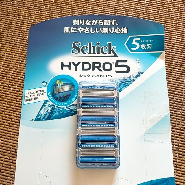 新品 シック ハイドロ5 替刃4個 schick ヒゲ カミソリ ヒゲソリ メンズのメンズ その他(その他)の商品写真