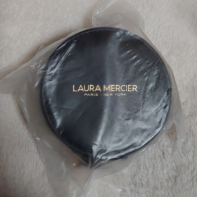 laura mercier(ローラメルシエ)のローラメルシエ クッションファンデ ポーチ ノベルティ レディースのファッション小物(ポーチ)の商品写真