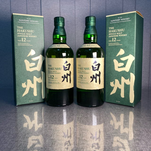 サントリー(サントリー)の【新】白州12年　シングルモルト　700ml   43% 箱付　2本セット 食品/飲料/酒の酒(ウイスキー)の商品写真