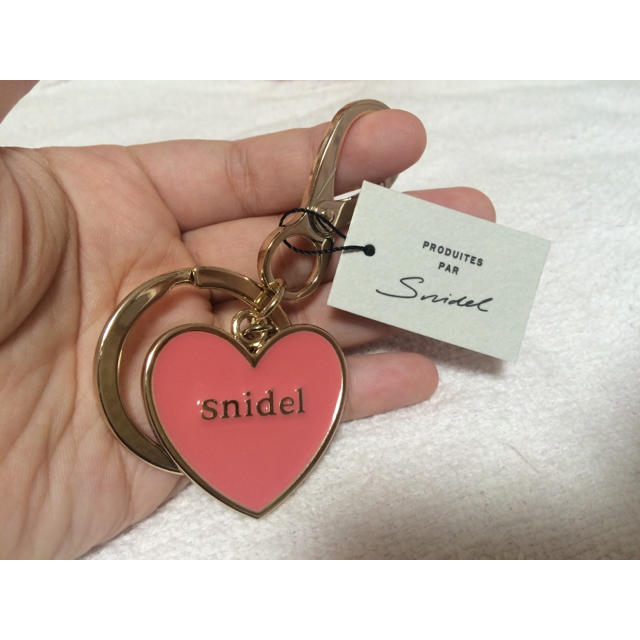 SNIDEL(スナイデル)の♡新品タグ付スナイデル大人気キーホルダー♡ レディースのファッション小物(キーホルダー)の商品写真