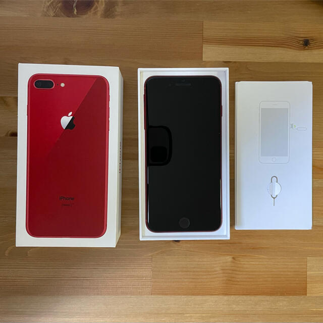Apple(アップル)のiPhone8プラス 64ギガ 本体 RED スマホ/家電/カメラのスマートフォン/携帯電話(スマートフォン本体)の商品写真