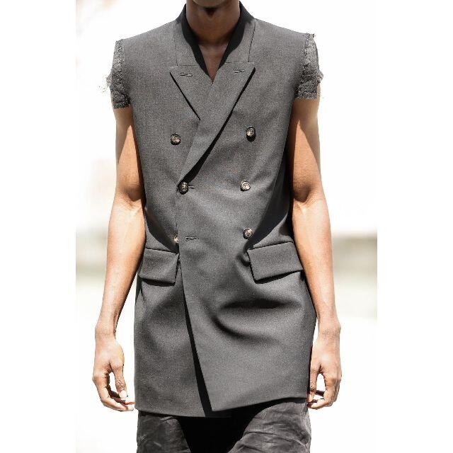 Rick Owens(リックオウエンス)のRO SS18 Runway look 39 カットオフスリーブ ブレザー メンズのジャケット/アウター(テーラードジャケット)の商品写真