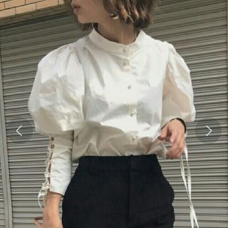 アメリヴィンテージ(Ameri VINTAGE)のアメリヴィンテージ LACE UP SLEEVE BLOUSE(シャツ/ブラウス(長袖/七分))