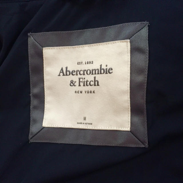 Abercrombie&Fitch(アバクロンビーアンドフィッチ)のダウンベスト レディースのジャケット/アウター(ダウンベスト)の商品写真