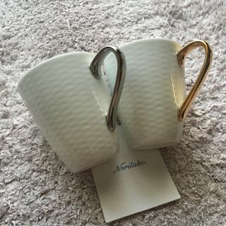 ノリタケ(Noritake)の【未使用】ノリタケ マグカップ ペア(金&銀)(グラス/カップ)