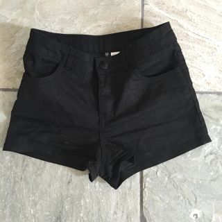 エイチアンドエム(H&M)の【美品】ショートパンツ(ショートパンツ)