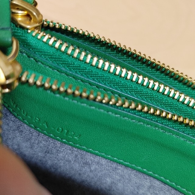 celine(セリーヌ)のCELINE　緑　ﾄﾘｵ　green　ﾎﾟｰﾁ　ｼｮﾙﾀﾞｰ　 レディースのバッグ(ショルダーバッグ)の商品写真