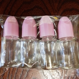 ガラス製 液体容器 ４本入(ボトル・ケース・携帯小物)