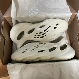 アディダス(adidas)のyeezy foam runner 25.5 新品　アディダス　イージー　(サンダル)