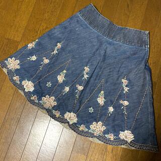 ニジュウサンク(23区)の花柄刺繍スカート　ジーンズスカート　23区が好きな方にも。(ひざ丈スカート)