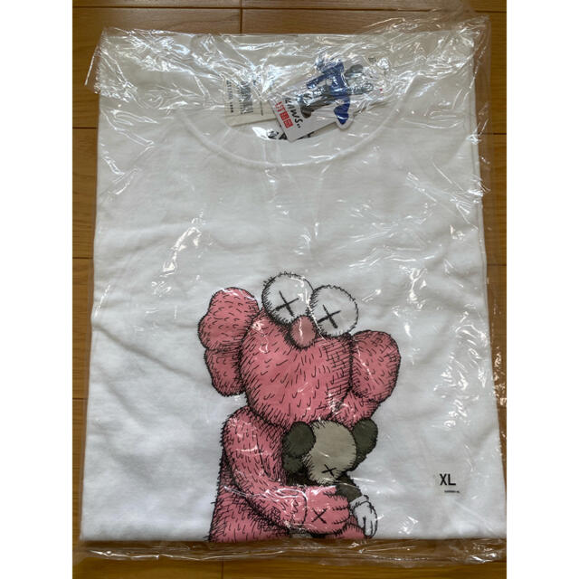 UNIQLO(ユニクロ)の新品未開封　UNIQLO×KAWS ユニクロ　カウズ　XL ④ メンズのトップス(Tシャツ/カットソー(半袖/袖なし))の商品写真