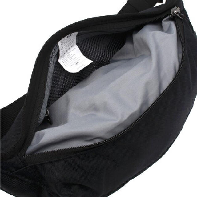 NIKE(ナイキ)のNIKE ボディバッグ ナイキ ブラック 90s 黒 ナイキ 3L メンズのバッグ(ボディーバッグ)の商品写真