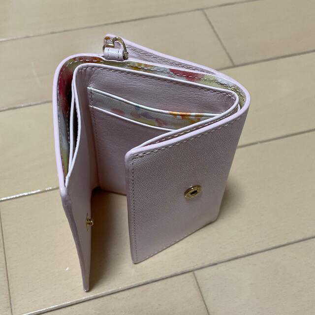 4℃(ヨンドシー)のLuria 4℃ ピンク 折りたたみ 財布 レディースのファッション小物(財布)の商品写真