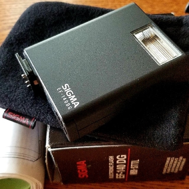 SIGMA(シグマ)のSIGMA フラッシュELECTRONIC FLASH EF-140 DG スマホ/家電/カメラのカメラ(ストロボ/照明)の商品写真