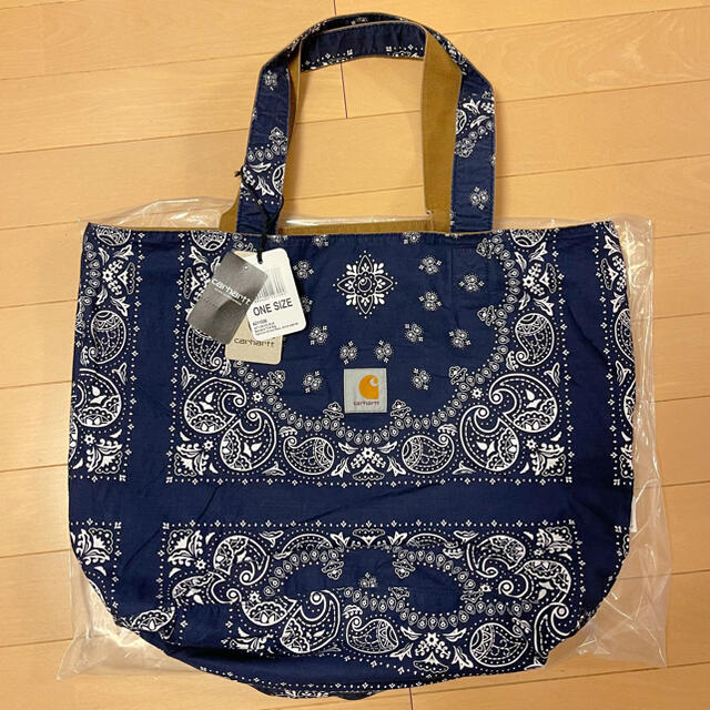 carhartt(カーハート)のcarhartt BANDANA TOTE BAG REVERSIBLE メンズのバッグ(トートバッグ)の商品写真